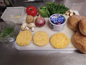 Photo n°3 de Café Restaurant la Mitaine (+ plat à emporter) à Sulignat (Restaurant)