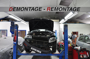 Photo n°10 de AXIAL Carrosserie Cazenave Hervé à Saint-Macaire (Atelier de carrosserie automobile)