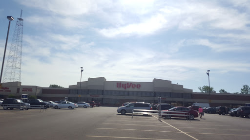 HyVee - Visual