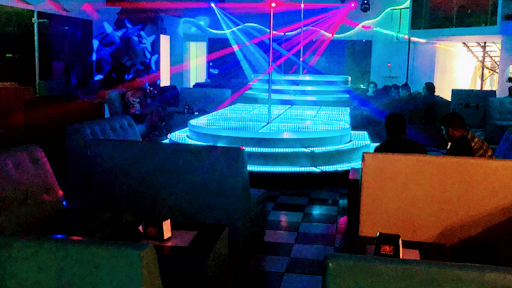 Bar eggo men’s club