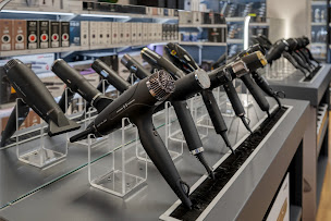 Photo n°7 de Chesnay Diffusion - Grossiste en coiffure et esthétique à Le Chesnay-Rocquencourt (Magasin d'articles de coiffure pour hommes)