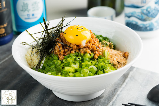 Mikaku Udon Bar by null