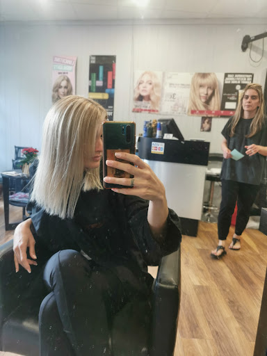 KR Hair Studio - Thumbnail