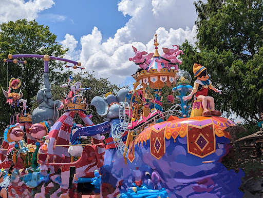 Frontierland - Visual