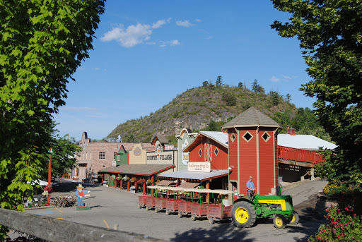 Davison Orchards Country Village