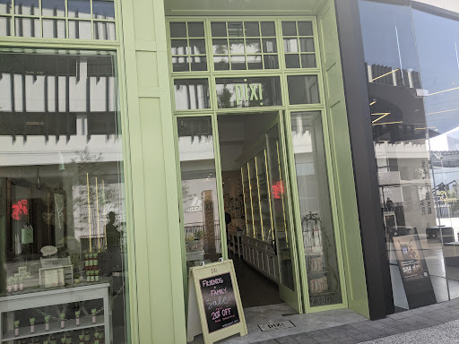 Pixi Beauty Boutique L.A. - Thumbnail