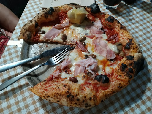 Pizzeria Trattoria La Taverna del Re a Capodimonte - Thumbnail