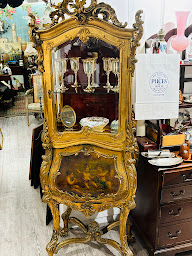 Photo n°7 de Les puces de Senlis à Senlis (Magasin d'antiquités)