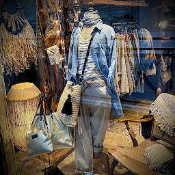 Photo n°1 de La Maison Rouge l'Atelier à Fontaine-de-Vaucluse (Magasin d'ameublement et de décoration)