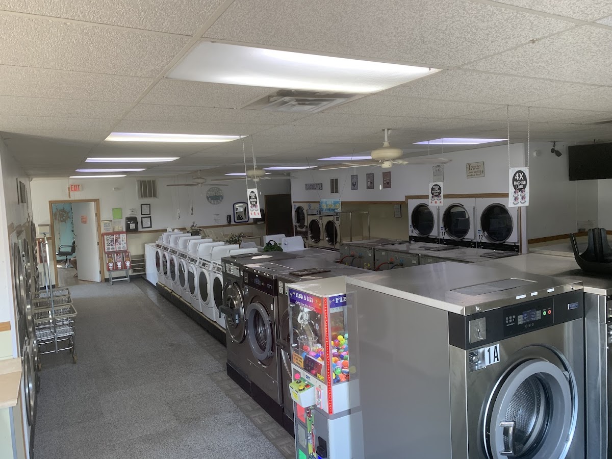 Clean laundry equipment at Bowen Stop N' Wash in Oshkosh, WI