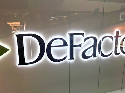 Photos of DeFacto