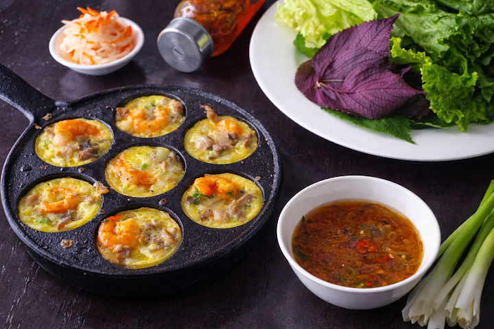 Banh Khot Lady by null