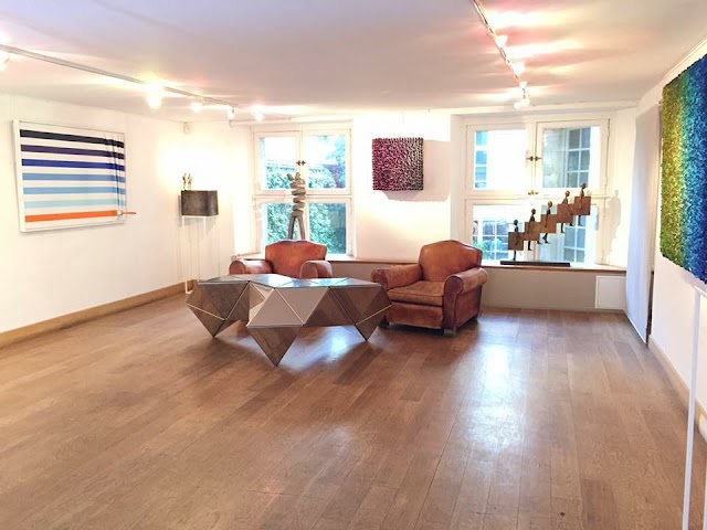 Modus Art Gallery