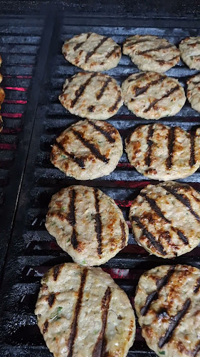 скара на дървени въглища "Вкусната скара" Работно време