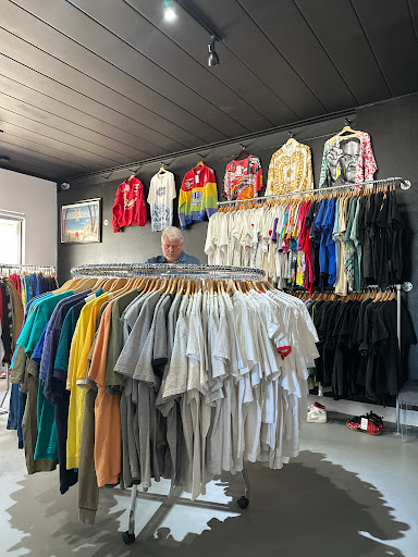 Second Worn - Visual