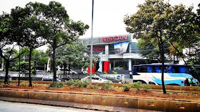 Photos of Indomobil Nissan Datsun Jakarta Warung Buncit