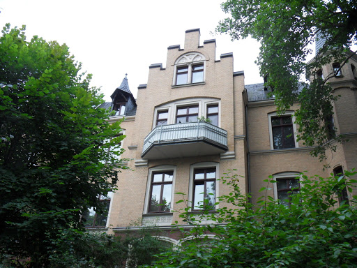 Höll Immobilien GmbH