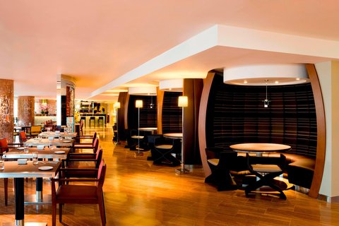 Hong Kong SkyCity Marriott Hotel by null