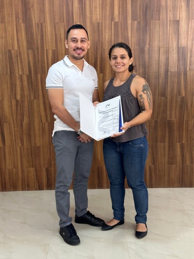 Laura Ceballos Brito, Dentista - Odontólogo