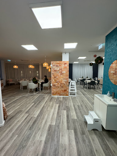 Meerraum Salzgrotte & Café (bei Frankfurt) - Thumbnail