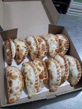 Capodimonte Pizzas Y Empanadas, Author: Javier Tomasone