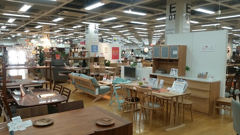 島忠 ホームズ 尼崎 店 ひょうご経済 経済 島忠 ｔｓｕｔａｙａ 家具も買える本屋 尼崎に２７日オープン