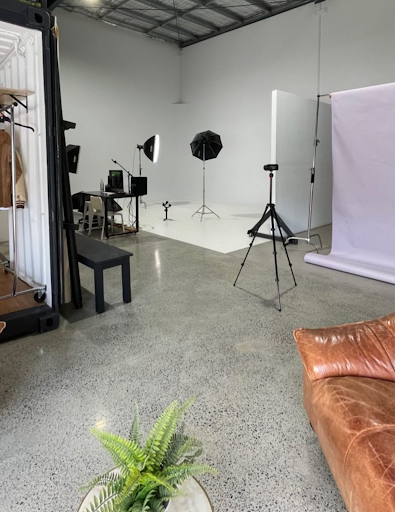 One76 Studio - Visual
