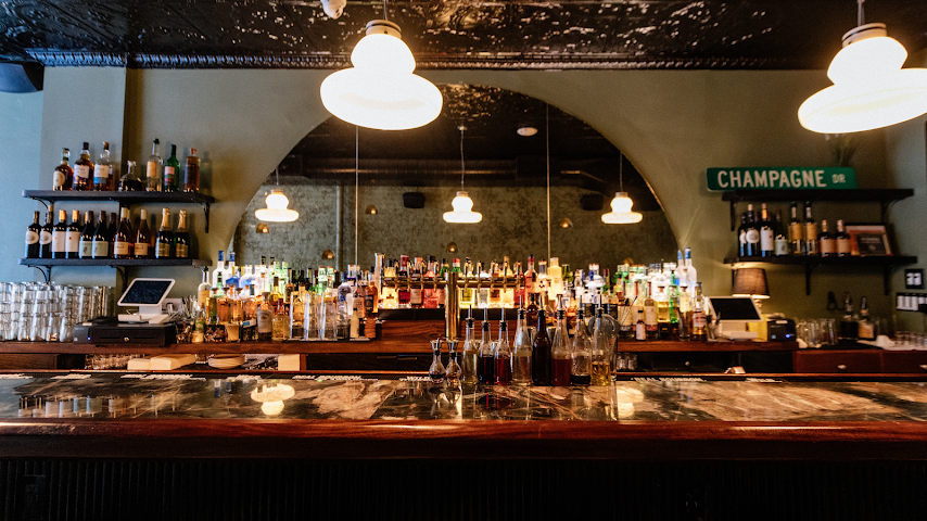 August Laura by null