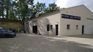 Photo n°1 de Malaucene Carrosserie à Malaucène (Atelier de réparation automobile)