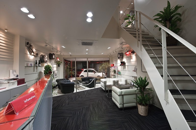 株式会社アウトスペック 御殿場 輸入車