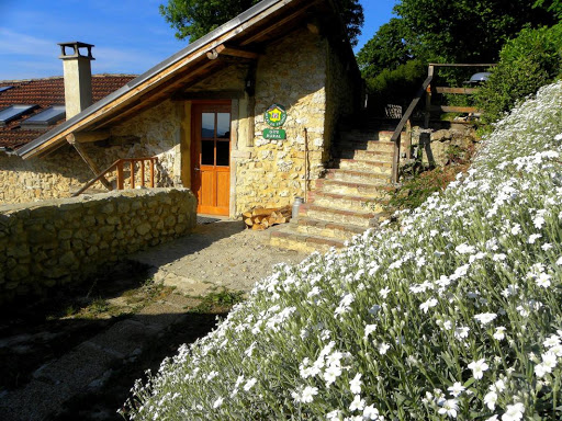 Photo de Les Gîtes de la Roche - La Roche et le Pré de Cinq Sous à Hostun (26730)