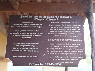 Photos of Jard&iacute;n de Mujeres Tejiendo Maya Chort&iacute;