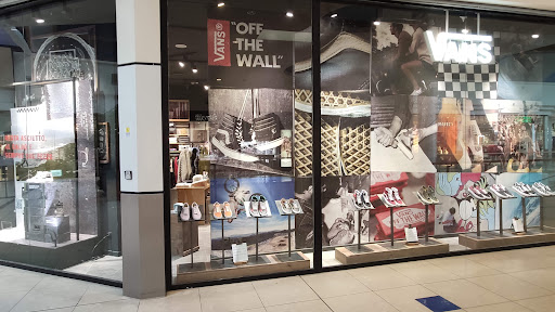 VANS Store Rimini - Visual