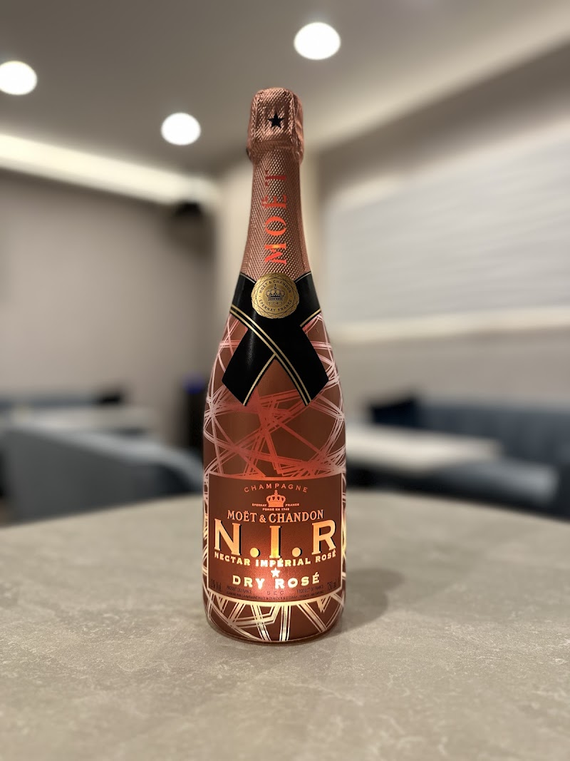 ラウンジナナラ