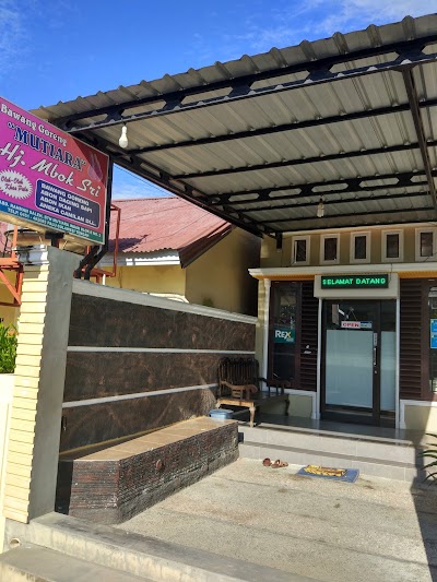 Photos of Hj Mbok Sri