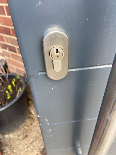 Patacon-Locksmith - Visual