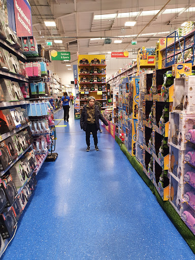 Mitre Retail Park Gallery - United Kingdom
