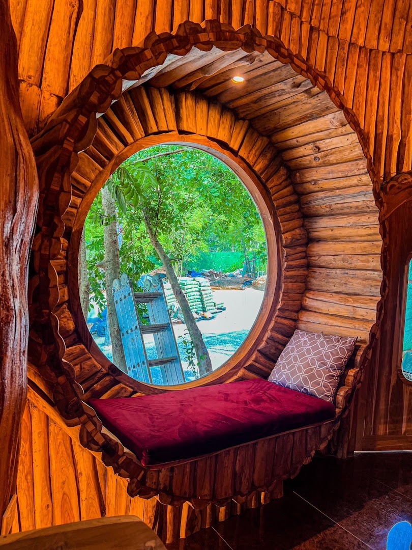 Haven Elephant Café & Restaurant