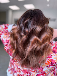 Photo n°21 de Les ciseaux de Sarah à Plescop (Salon de coiffure)