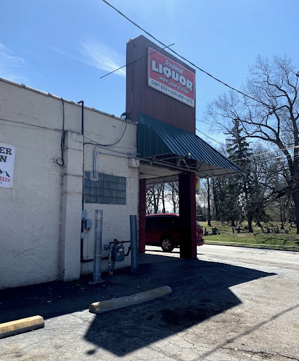 Redbud Liquor