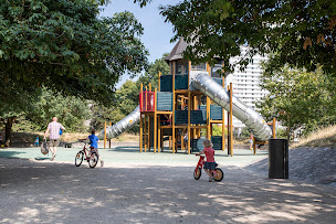 Photo n°5 de Parc départemental Jean Moulin-les-Guilands à Bagnolet (Administration départementale)