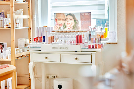 Blanda Beauty - Thumbnail