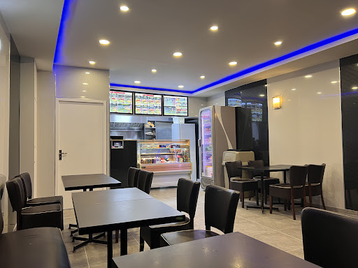 Photo 7 - CHARLIE FOODS. Vente sur place/ livraison à domicile et emporter