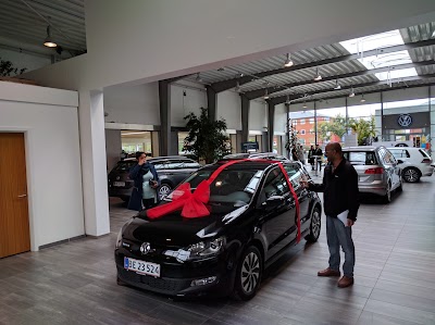 car-dealer