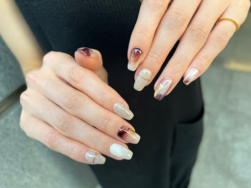 H’s nail 美甲店|台中西屯美甲|手足保養|崁甲凍甲|光療|穿戴甲|男士保養|逢甲美甲|指甲彩繪評價、營業時間、服務項目、價格