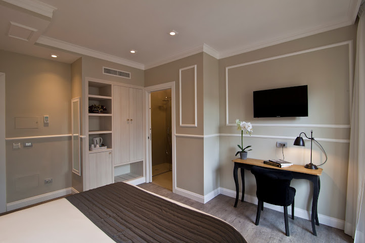 Seven Suites by null