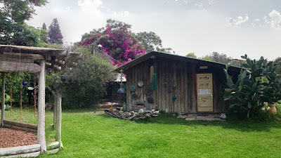 Photos of גלריה שתי וערב