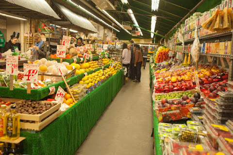 Manhattan Fruit Exchange by null