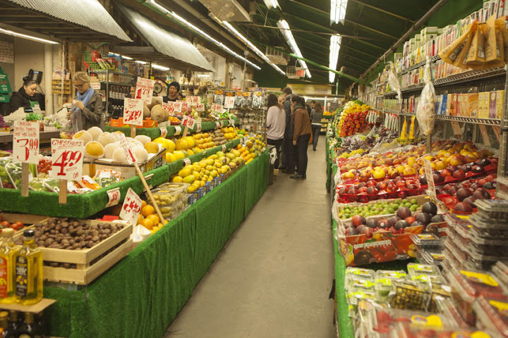 Manhattan Fruit Exchange by null