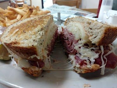 Photos of Larry's Lunchbox Delicatessen